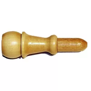 Zaječí vřeštidlo dřevěné